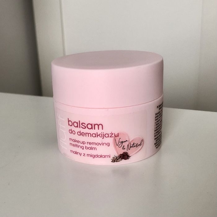 Balsam do demakijażu Fluff Superfood o zapachu malin i migadłów