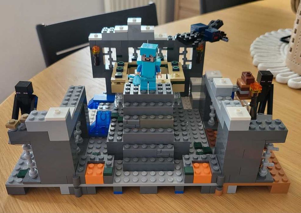 LEGO 21124 Minecraft Portal Kresu