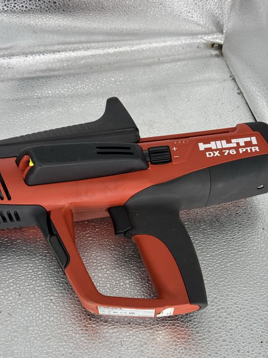 Пороховий монтажний пістолет Hilti DX 76 PTR