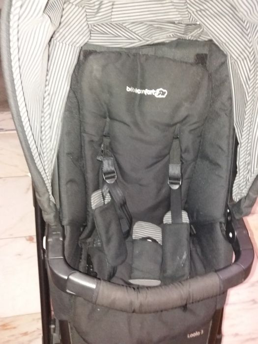 Carrinho bebé bebeconfort bem estimado com chapéu protecção solar