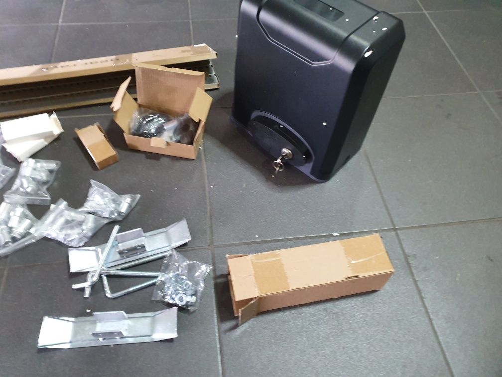 Napęd bramy przesuwnych PY-600m ac komplet nowy pilot automatyka bramy