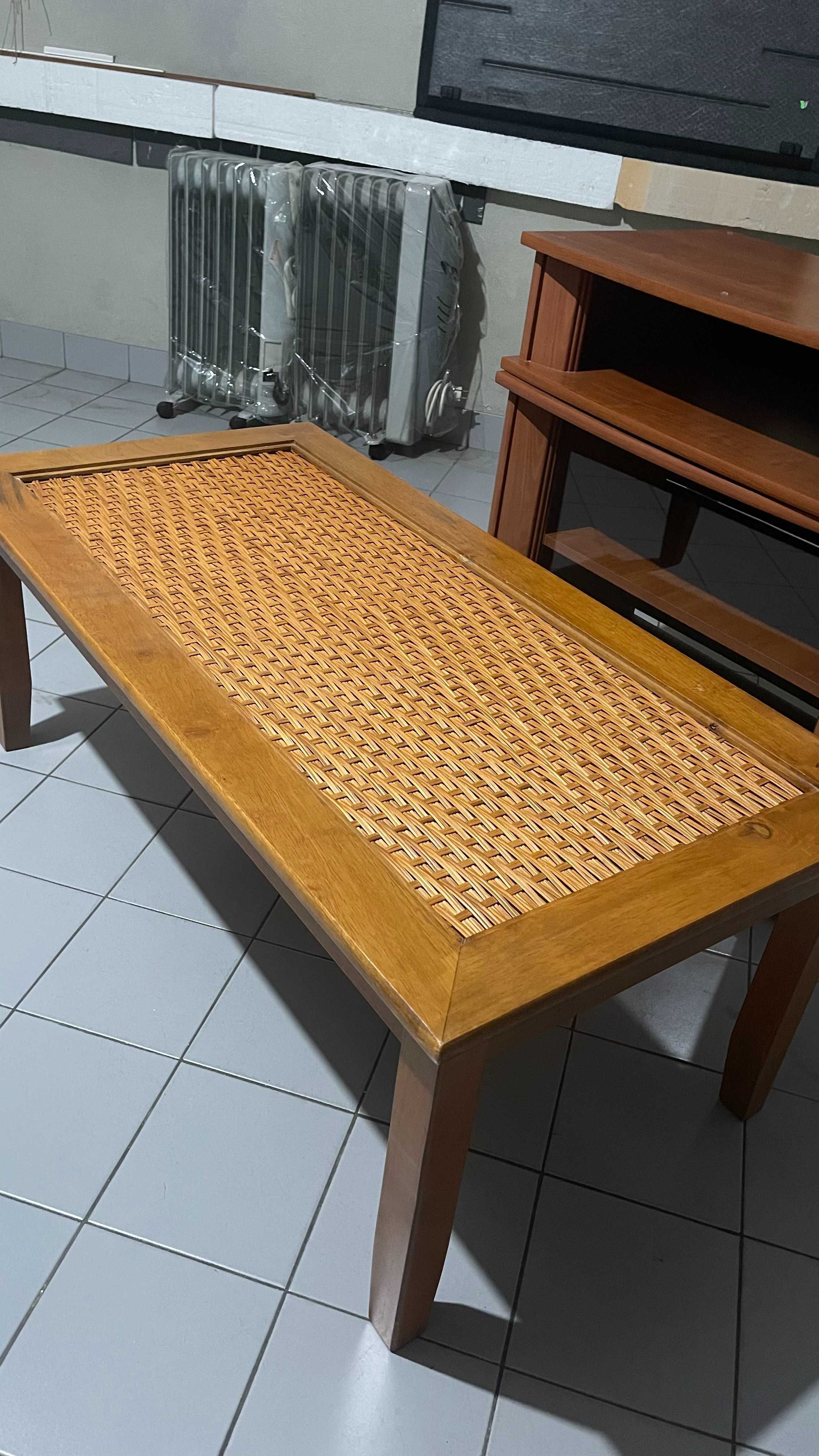 Mesa de Centro com Vidro