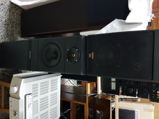 Colunas JBL Control 5