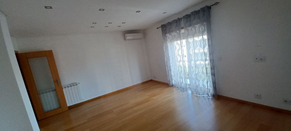 Apartamento T2 em prédio com elevador, em Fátima
