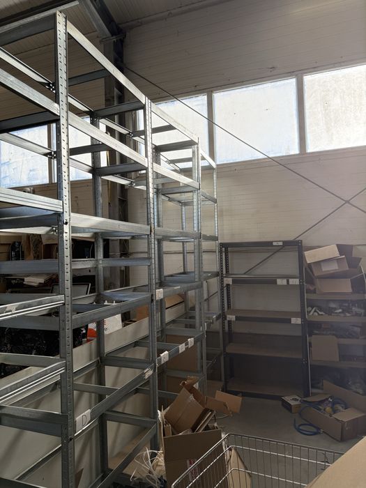 Sprzedam regały magazynowe aluminiowe 270x 44,5 x 89,5 cm