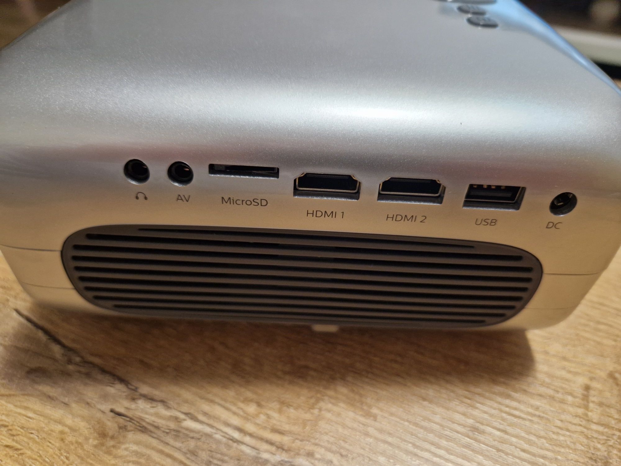 Projektor philips led. Wifi, android, bluetooth