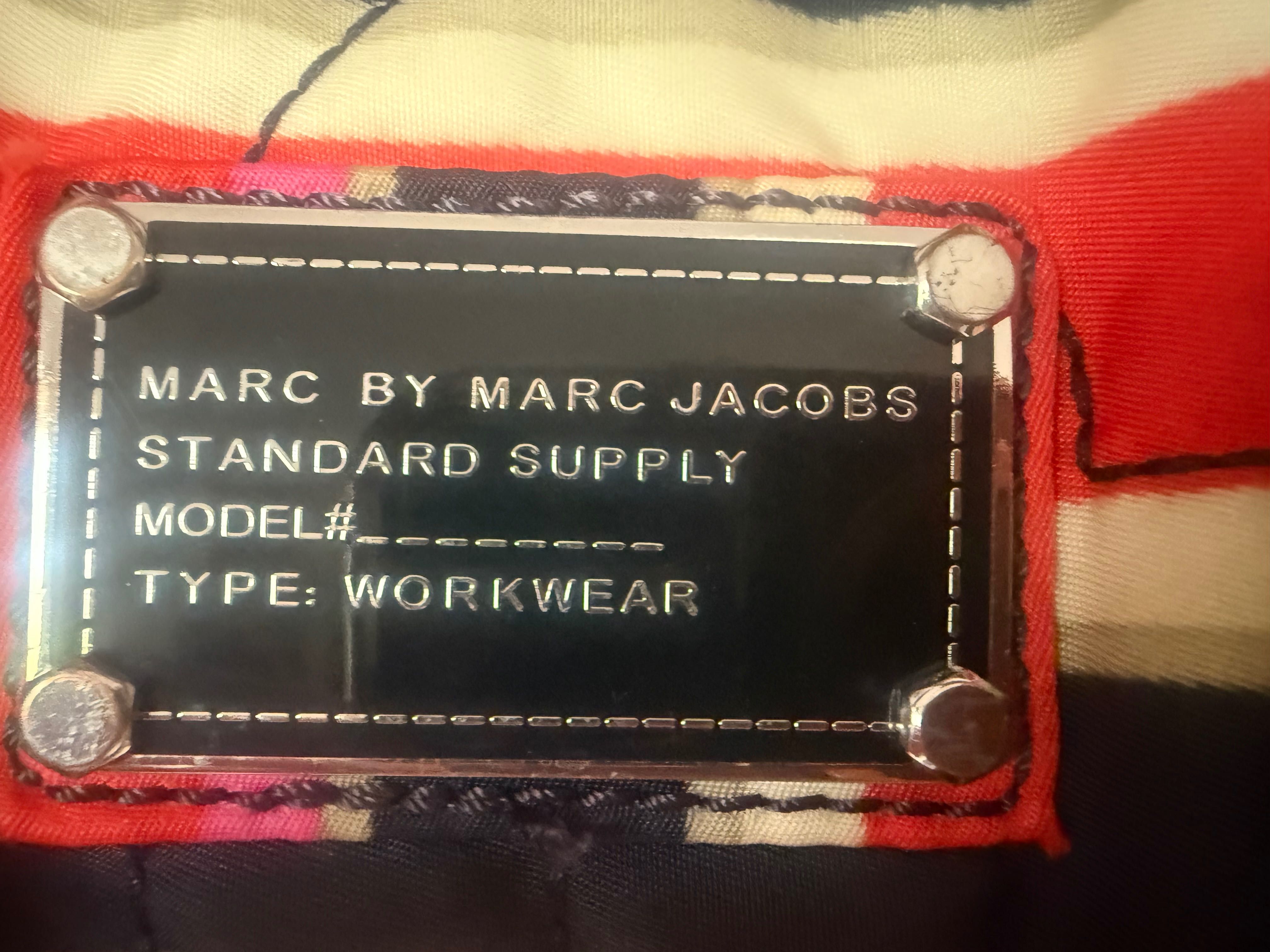 Torba Marc Jacobs wykonana z grubej tkaniny odpornej na deszcz