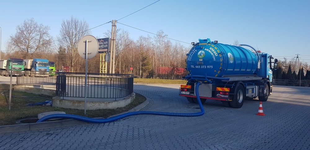 Toalety przenośne Kielce Wynajem sprzedaż  i serwis  toalet Wywóz Niec