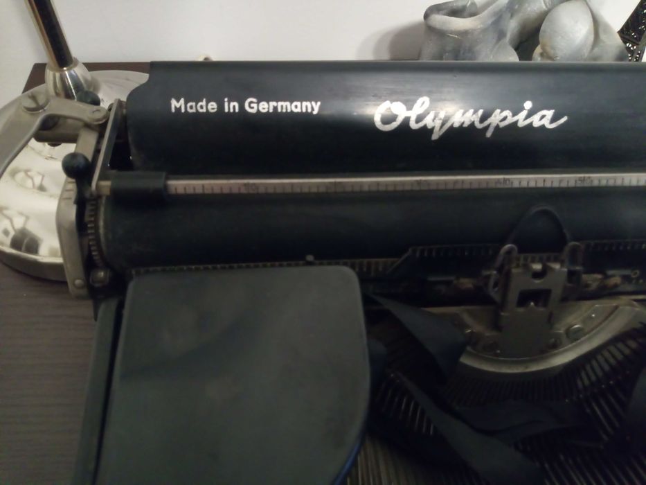 Maszyna do pisania Olympia Progress retro vintage niesprawna