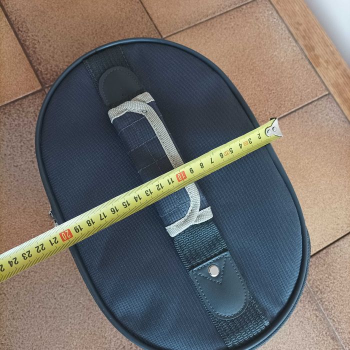 Granatowy kuferek Globtroter