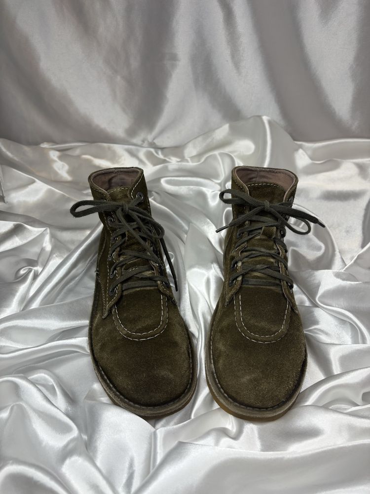 buty Kickers zamszowe zielone khaki zgniła zieleń goblincore unisex