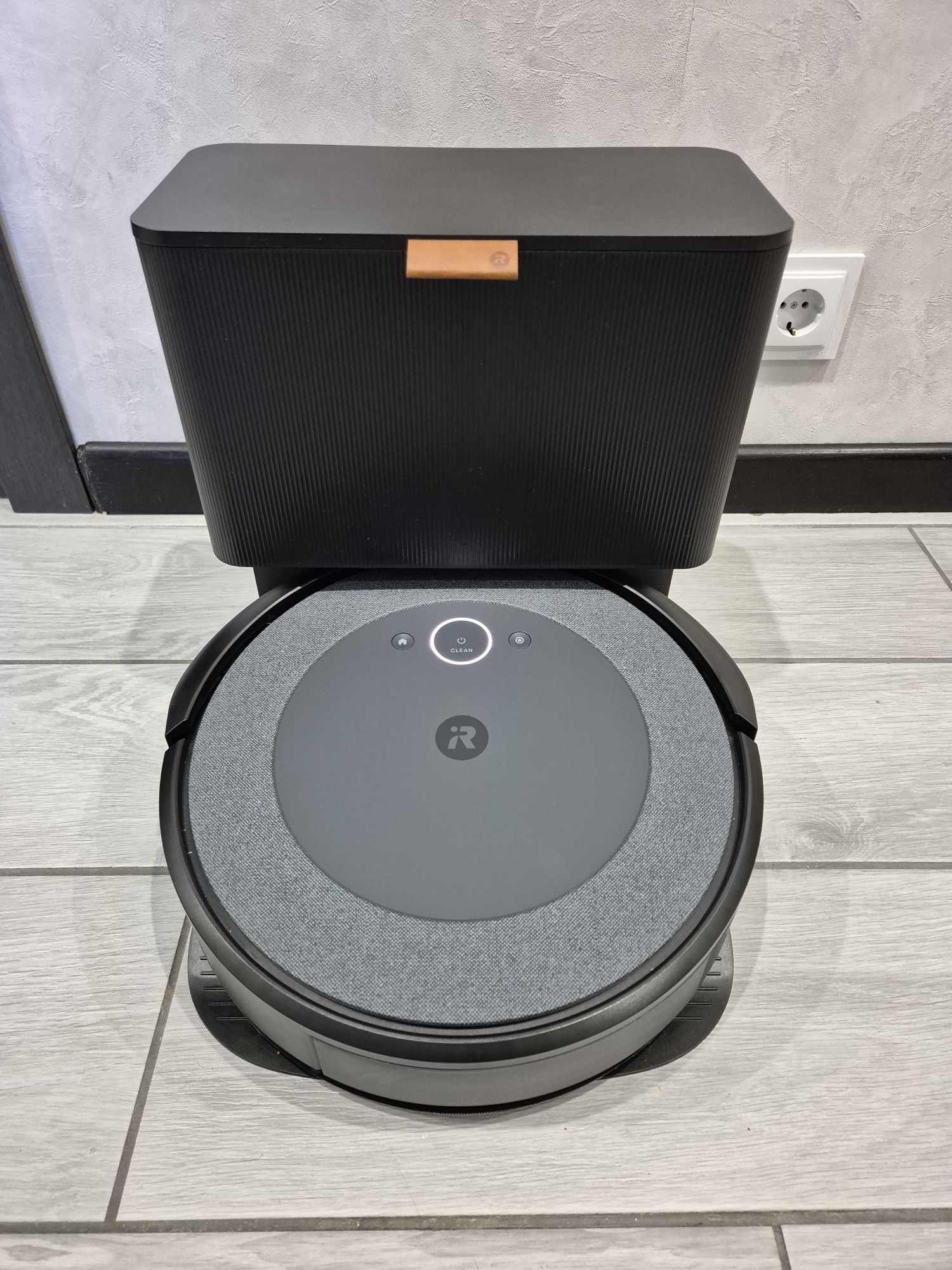 Робот-пилосос миючий iRobot Roomba Combo i5 (i517840)