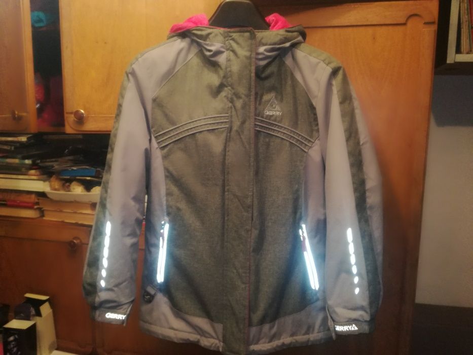 Куртка фирменная из США на 10-12 лет в идеальном состоянии стоила 100$