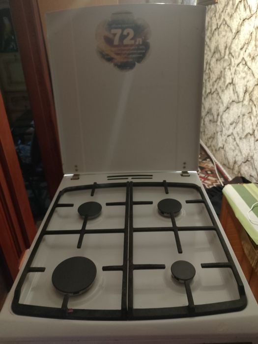 Газова плита в гарному стані