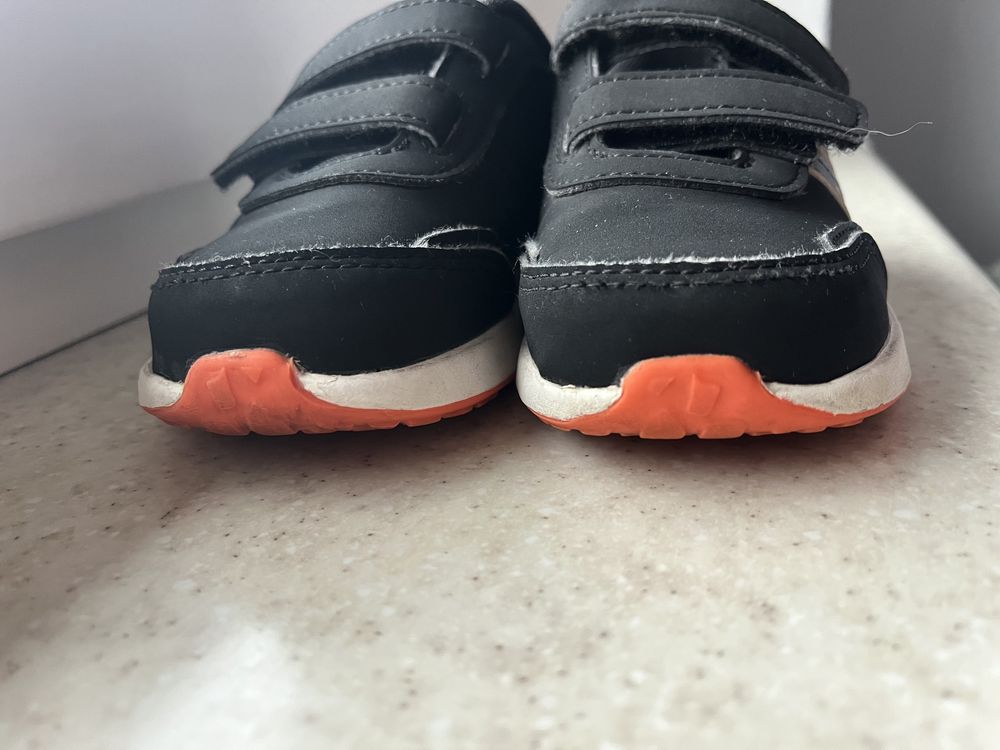 Buty chłopięce Adidas, rozmiar 24