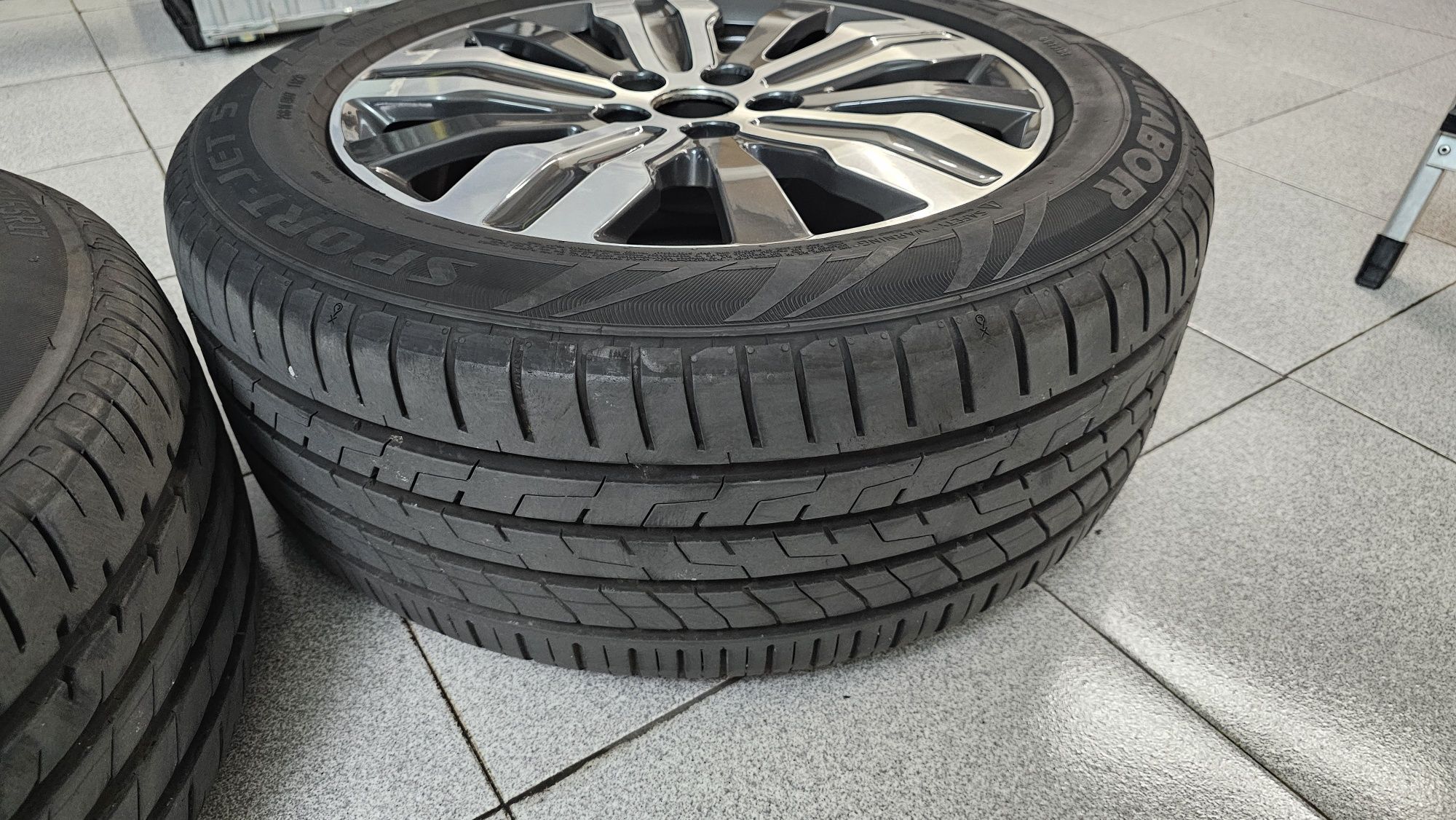 Jantes 17" ORIGINAIS PEUGEOT 508 com pneus novos.