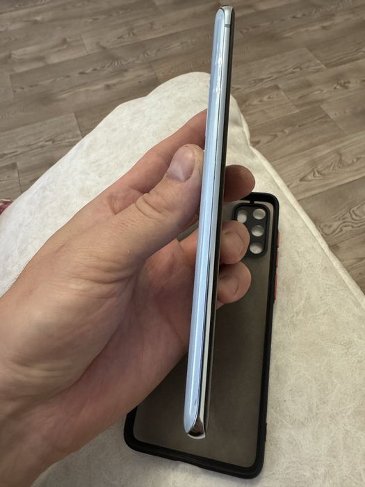 Samsung S20 plus новий