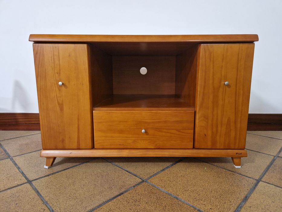 Móvel madeira maciça em muito boas condições