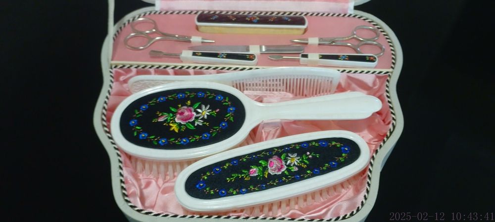 Жіночий косметичний набір  як подарунок