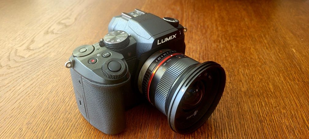 Lumix Panasonic + samyang 12 + sandisc 128 + torba