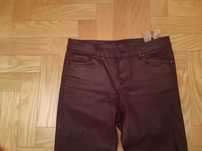 Woskowane spodnie Massimo Dutti