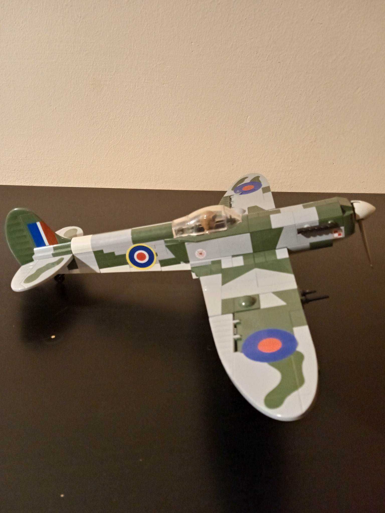 Samolot Supermarine Spitfire Mk.VB - Cobi