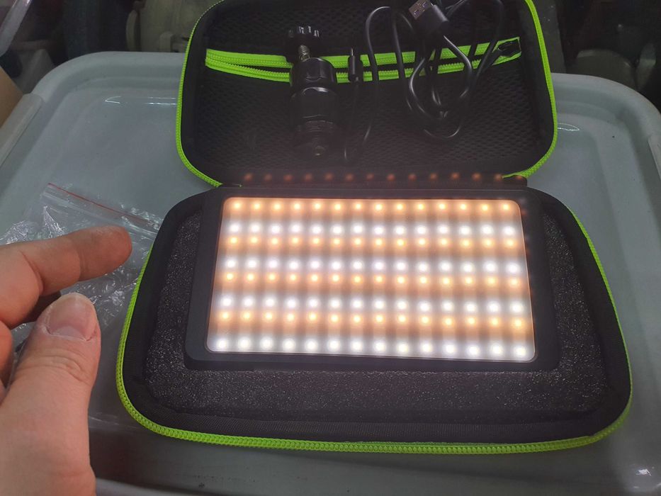 Lampa rgb prfom r100