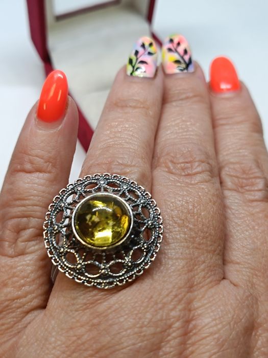 Srebrny pierścionek z cytrynowym bursztynem regulowany, rezerwacja