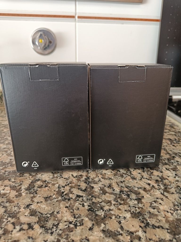 2 canecas Nespresso