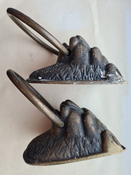 Бронзовые дверные ручки Львы.