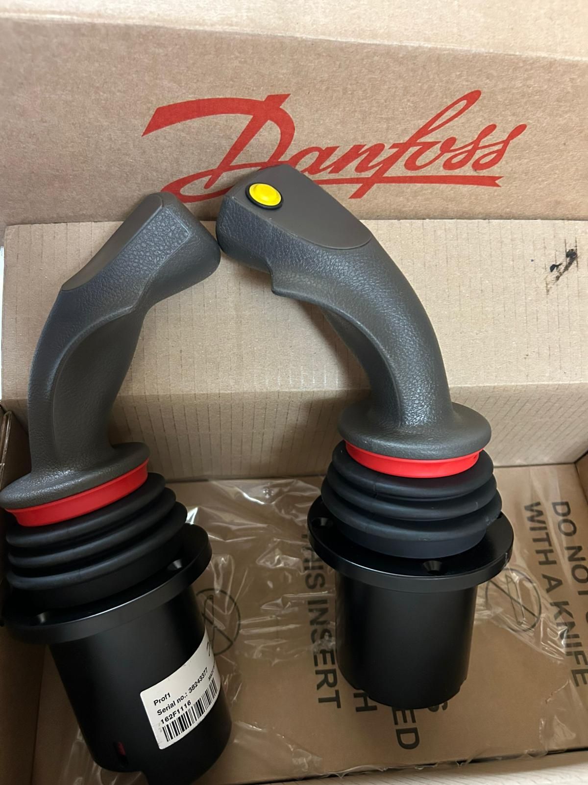 Joystick Danfoss Prof 1 - lewy - nowy, tanio