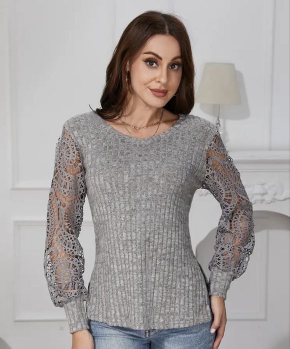 Жіночі светри, блузки