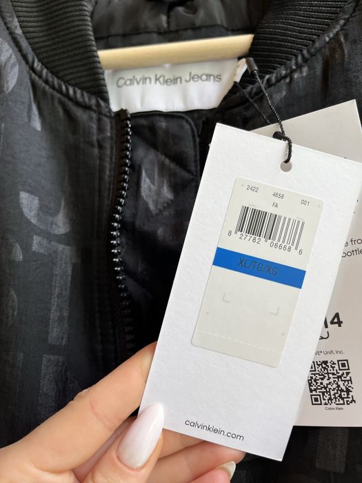 Продам НОВЫЙ бомбер Calvin Klein оригинал!новый!
