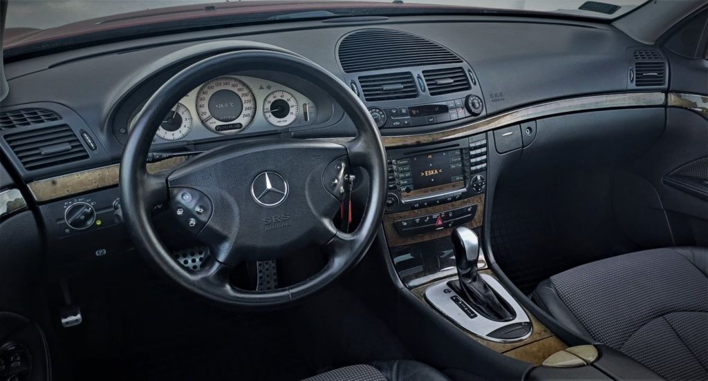 Mercedes-Benz E-class w211 3.2 v6 + LPG E320 AMG Prywatnie