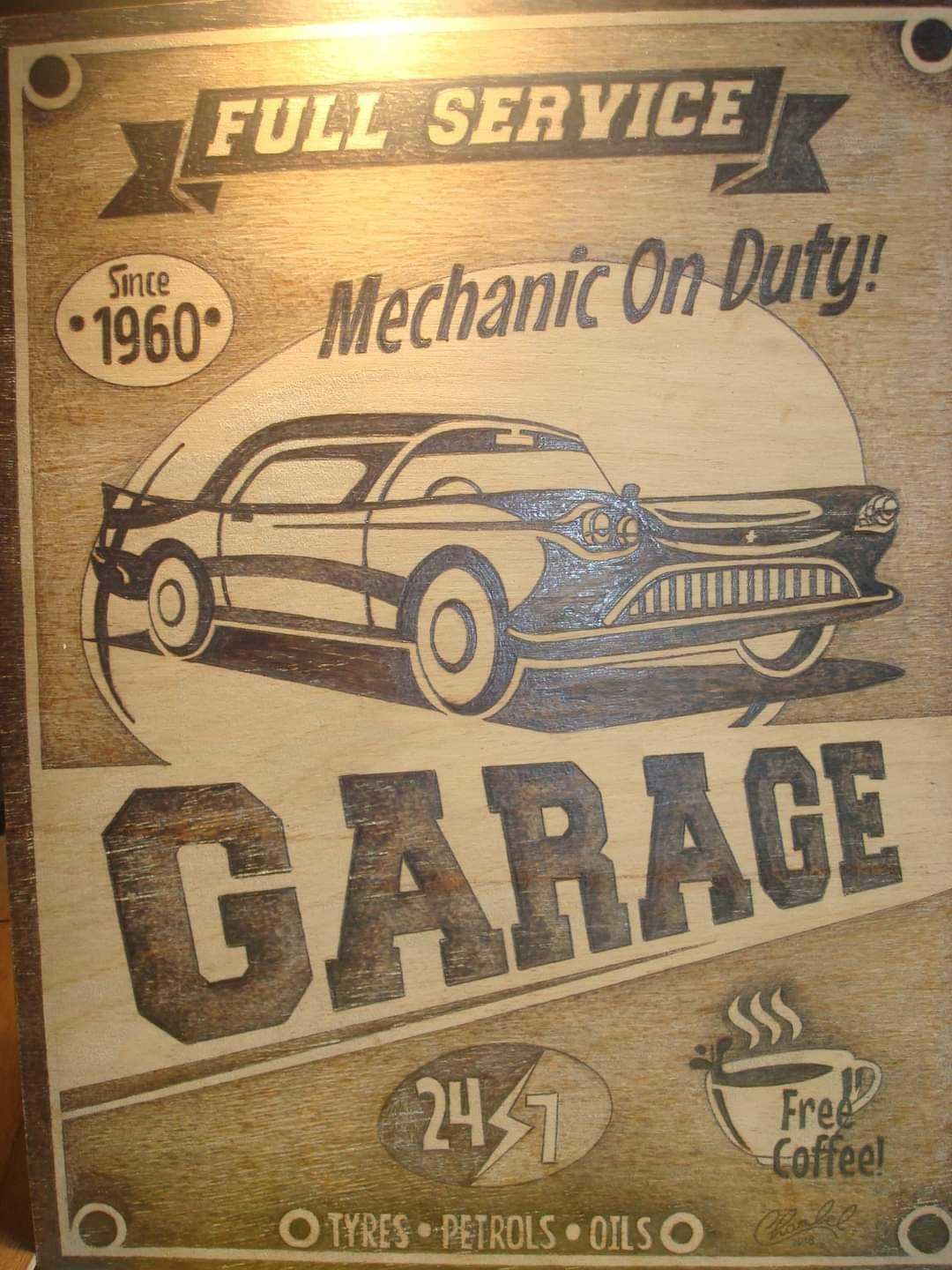 "Garage" gravado a fogo.