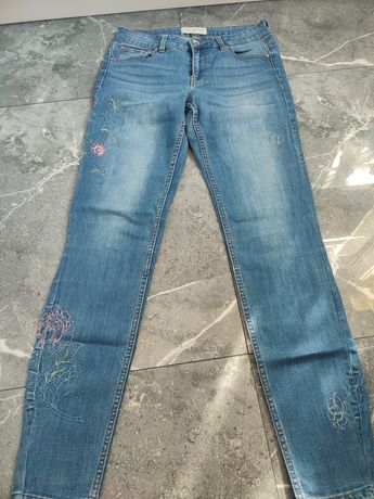 Spodnie jeansowe skiny z haftem Rezerwed rozmiar M-L