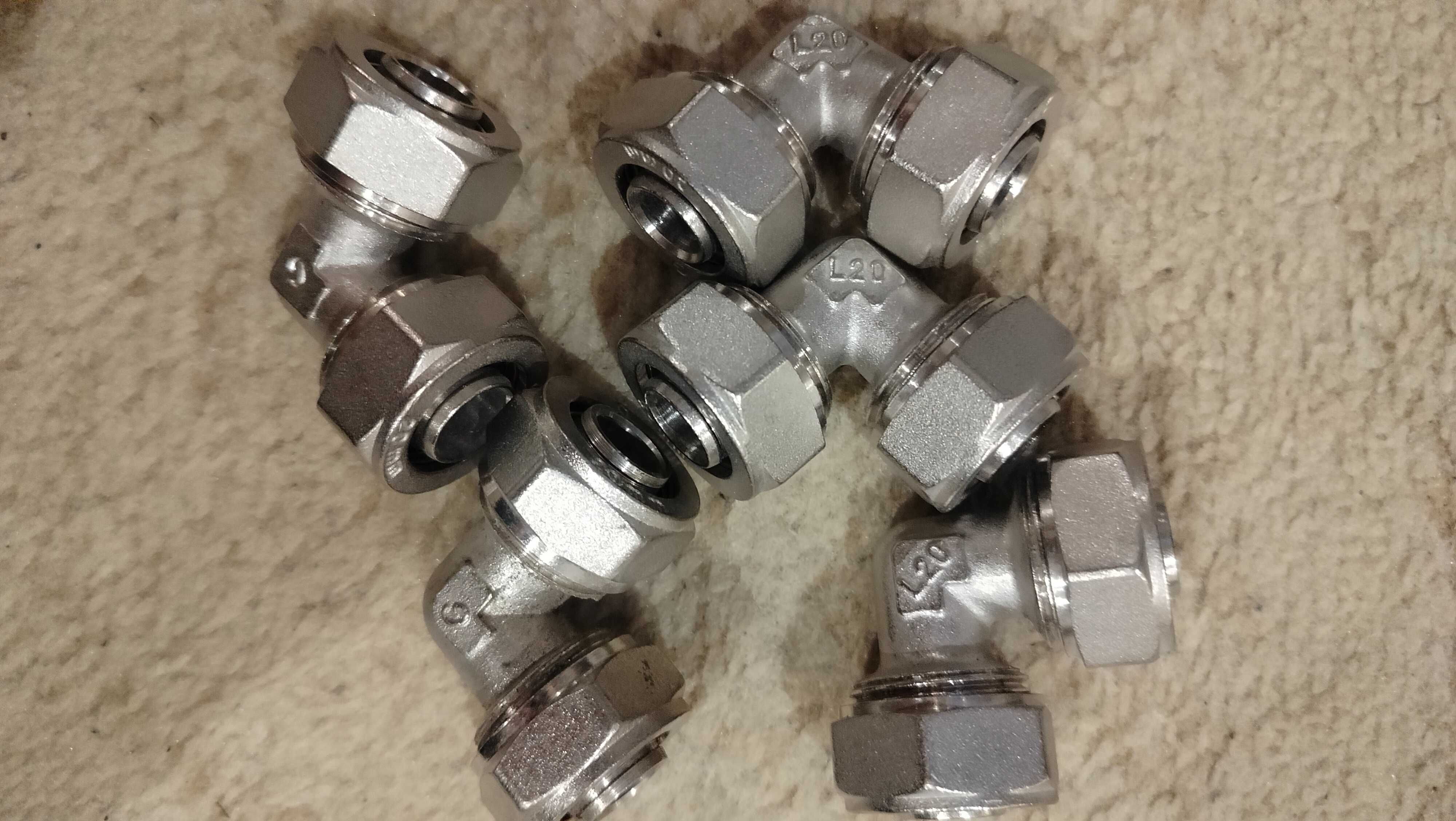 PEX skręcany kolano 20 mm wzmocnione do rur