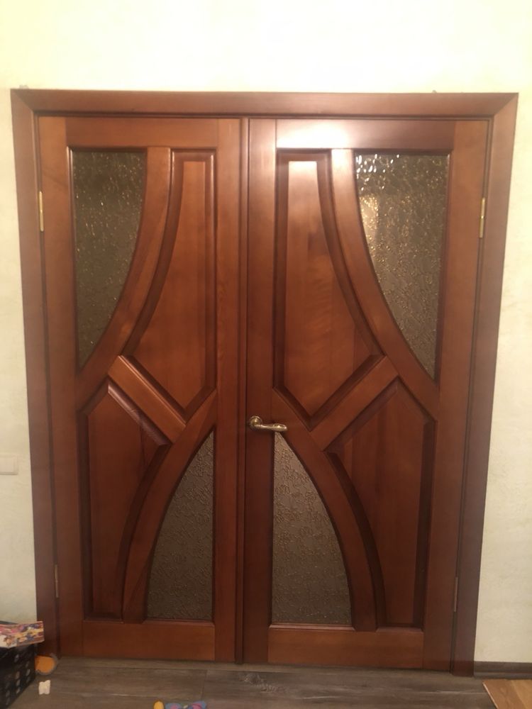 Продам двері, масив.