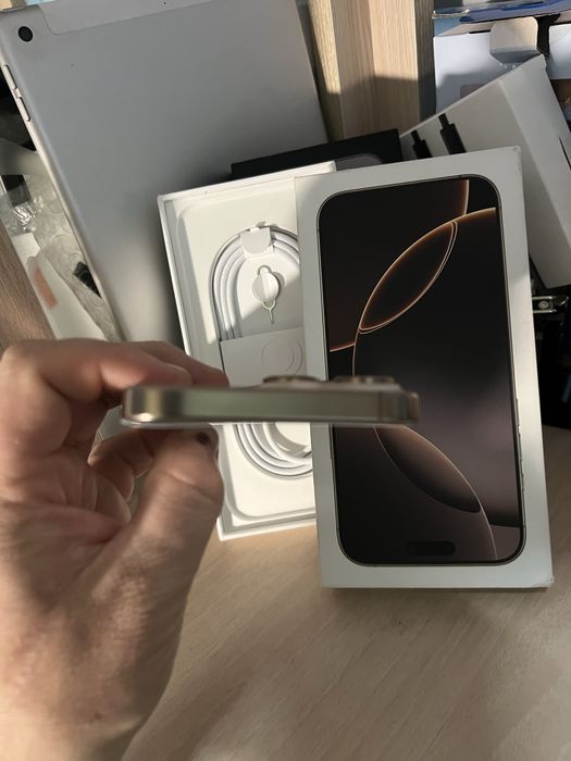  iPhone 16 Pro Max 256gb Desert Titanium Neverlock Відмінний стан