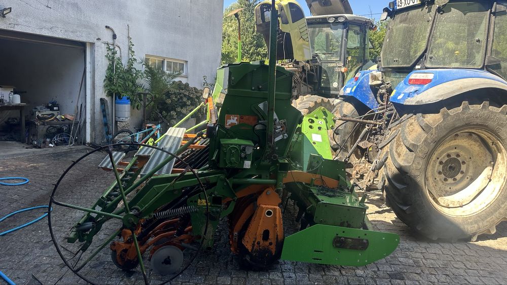 Conjunto Rototerra kg 302 semeador amazone