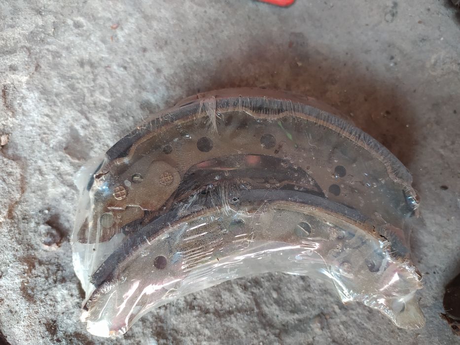 Гальмівні колодки продам 4 шт.