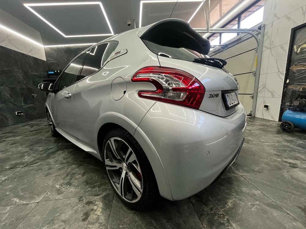 Peugeot 208 gti 200 km serwis