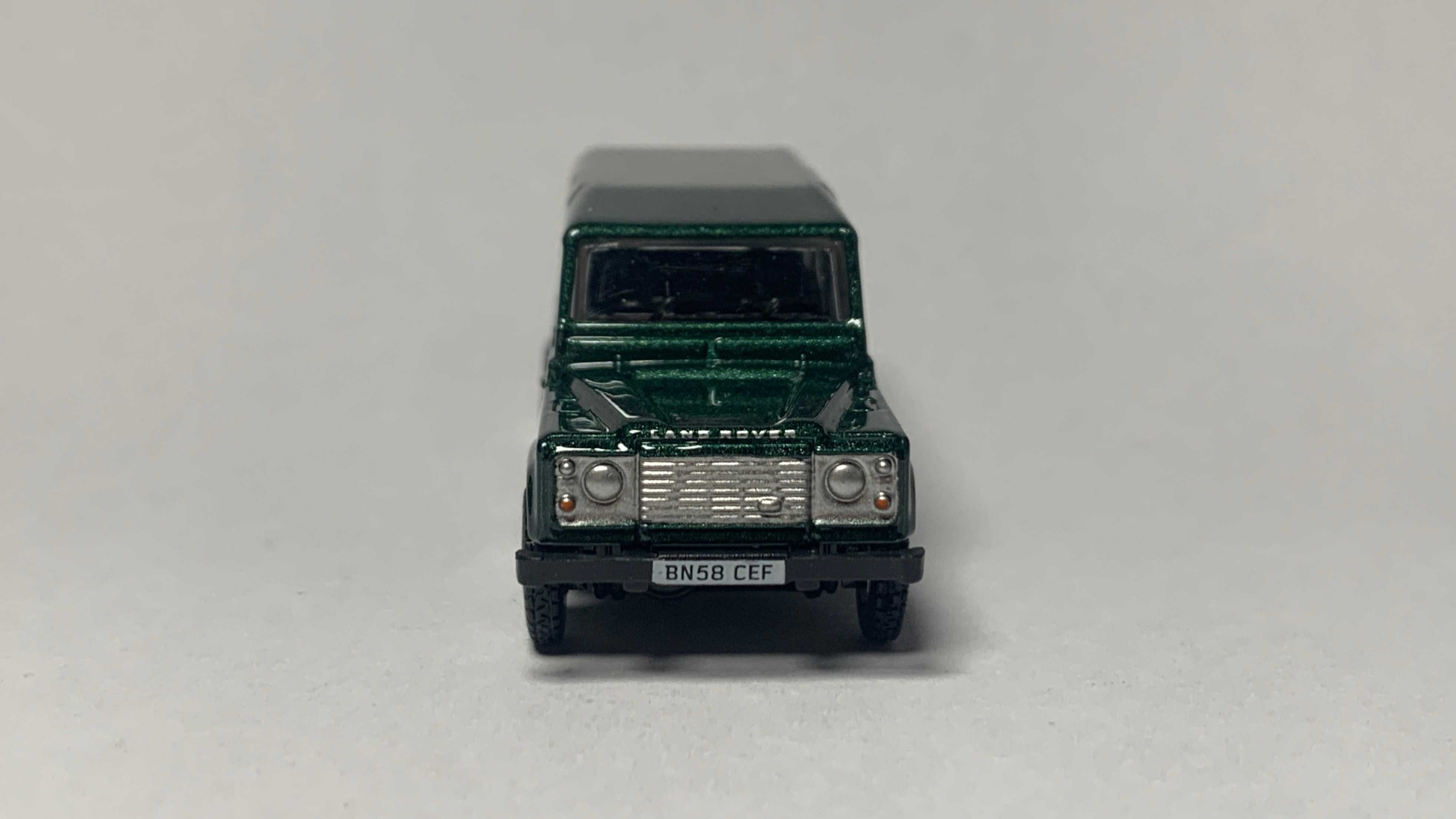 Land Rover Defender Model Kolekcjonerski 1:76