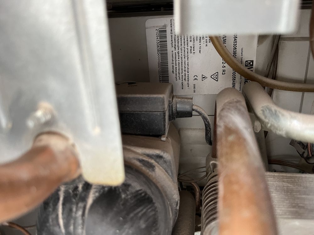 Sprzedam kocioł gazowy Vaillant VUW 240/2-5 R3 – sprawny, 24 kW