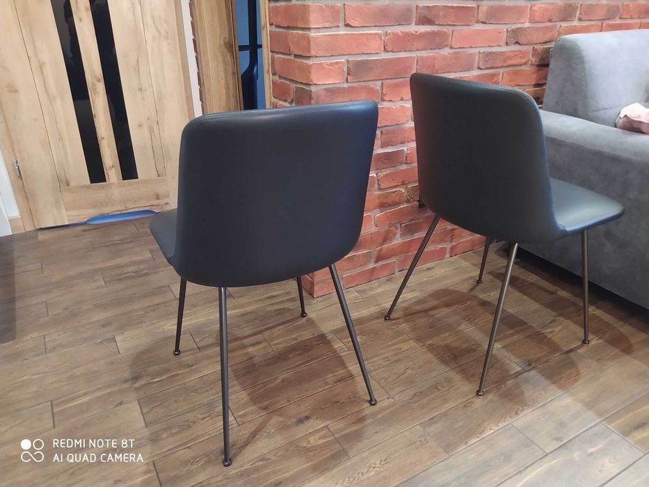 Krzesło Rely dinning HW8 w skórze. & Tradition Hay Gubi Fritz Hansen