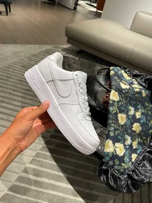Buty meskie Nike Air Force 1 Low 07 White R.45