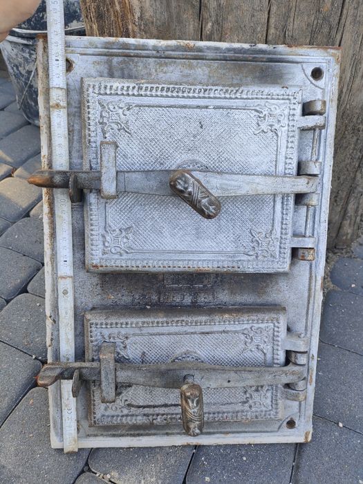 Żeliwne drzwiczki od pieca