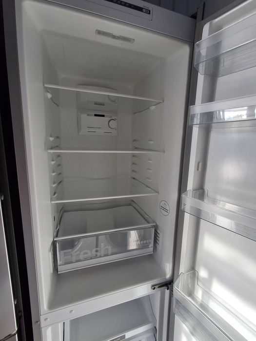 Холодильник Bosch model KGE36BE41