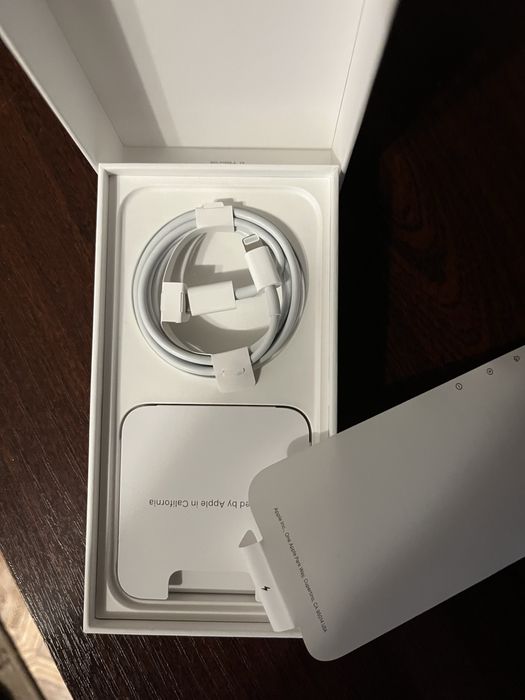 Прдам айфон 13 на 128 гб