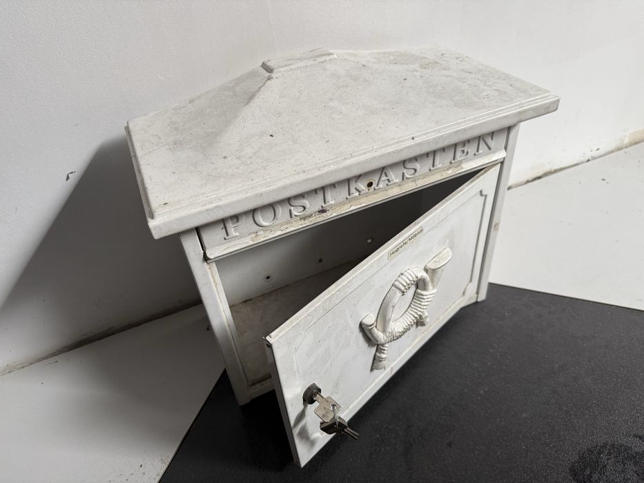 Skrzynka na listy biała Postkasten